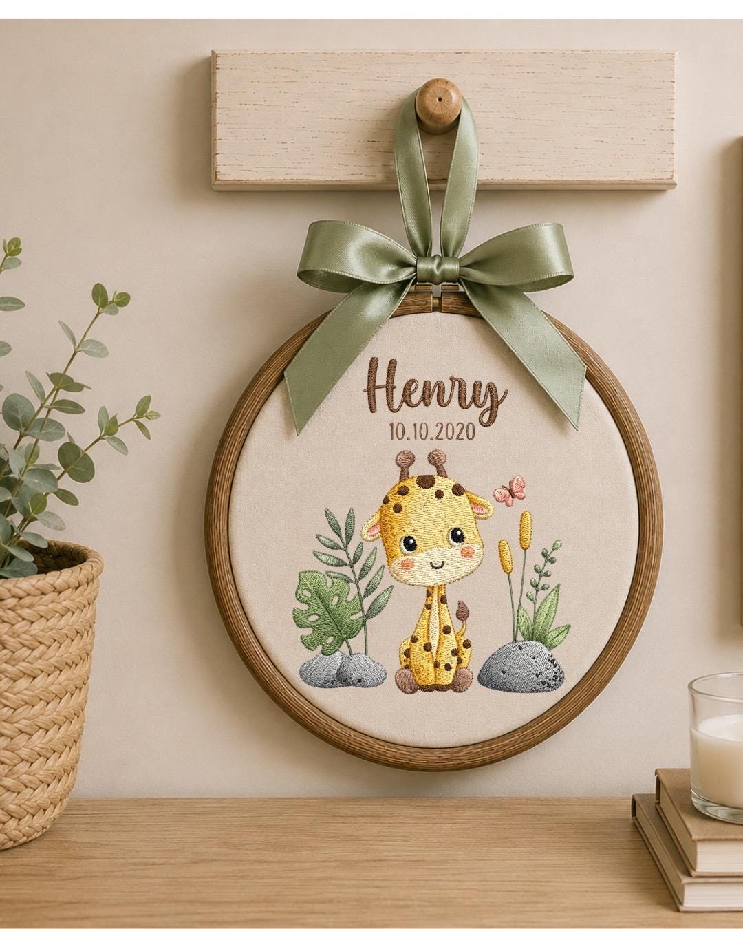 Personalized Giraffe Embroidery Hoop, Custom Baby Name Ornament, Nursery Wall Decor, Birth Date Keepsake, Baby Shower Gift