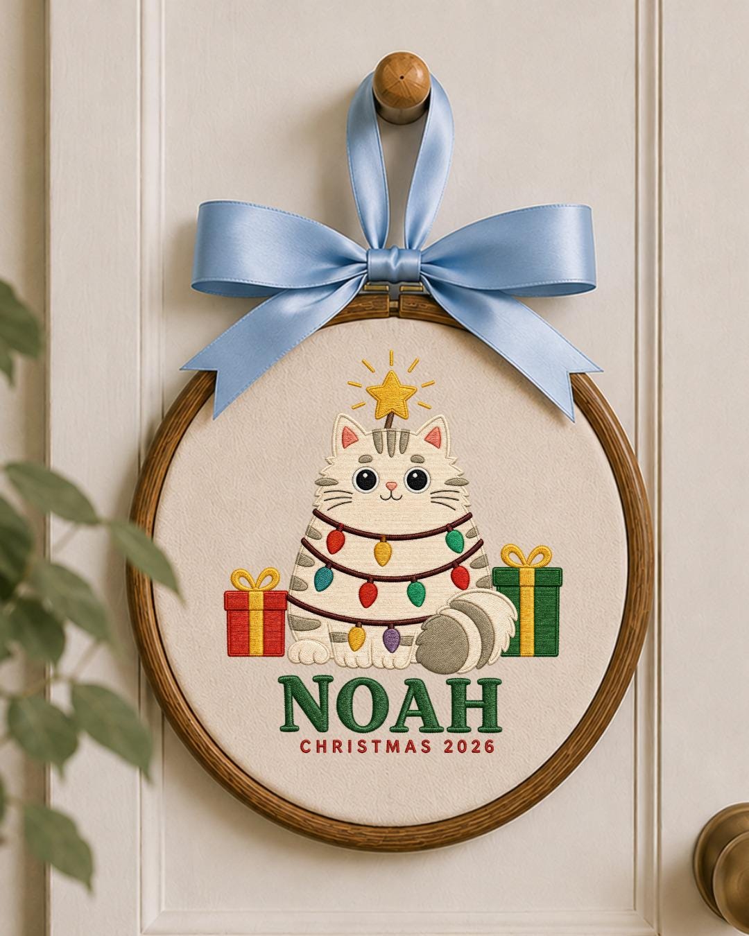 Personalized Christmas Cat Embroidered Ornament, Custom Pet Name Hoop, Christmas 2026 Keepsake, Cat Lover Gift, Holiday Home Decor