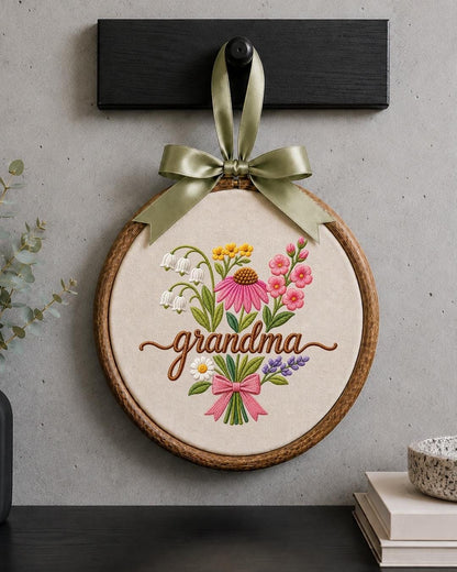 Personalized Grandma Ornament, Floral Embroidered Christmas Ornament, Custom Grandmother Gift, Handmade Embroidery Hoop, Mother's Day Gift