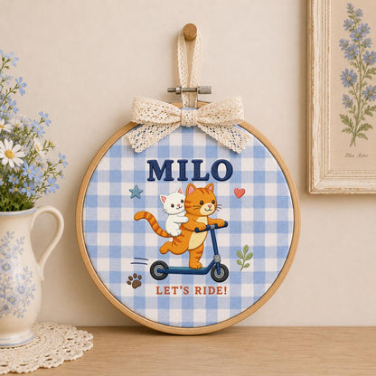 Personalized Cat Scooter Ornament, Milo Embroidery Hoop Wall Hanging, Cute Cat Couple Decor, Custom Name Gift, Kids Room Decoration