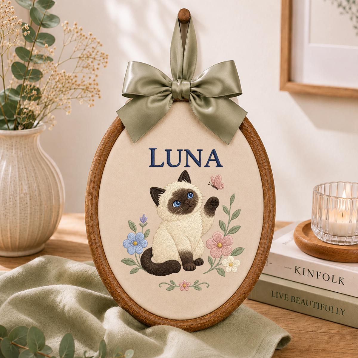 Personalized Cat Embroidery Ornament, Luna Siamese Cat Oval Hoop Wall Hanging, Floral Nursery Decor, Custom Name Gift, Cat Lover Keepsake