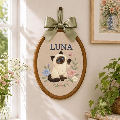 Personalized Cat Embroidery Ornament, Luna Siamese Cat Oval Hoop Wall Hanging, Floral Nursery Decor, Custom Name Gift, Cat Lover Keepsake