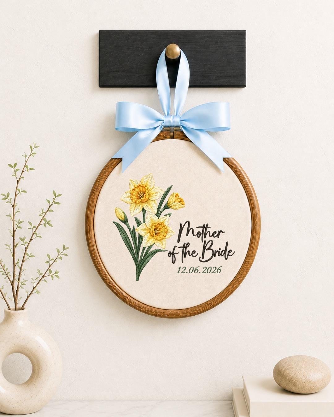 Personalized Mother of the Bride Embroidered Ornament, Custom Wedding Date Floral Keepsake, Mother of Bride Gift, Wedding Thank You Gift